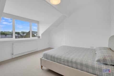 6 Bed, End Terrace, Silsden