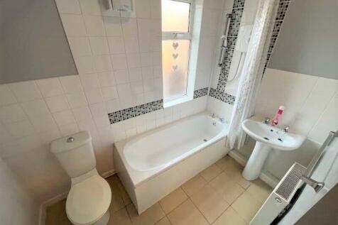Netherfield Lane, Parkgate, Rotherham, S62 photo 5