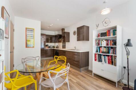 25 Concord Court Ph10.jpg