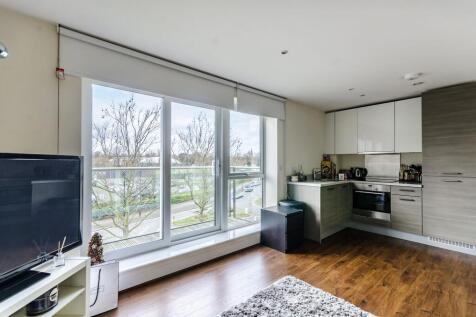 London, W12 - property photo