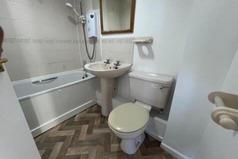 Bathroom.JPG
