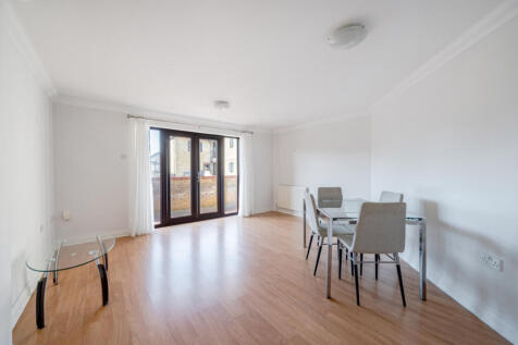 Sitting/Dining Room