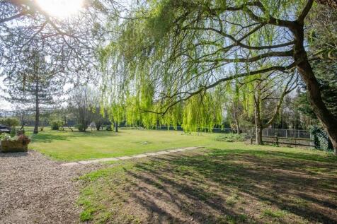 Front garden pic 2.jpg