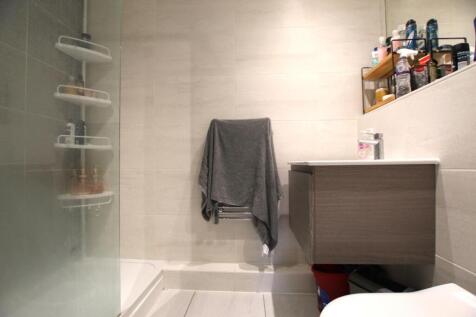 Bathroom.JPG