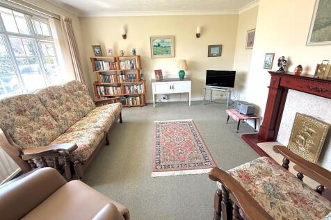 37 Jervis Avenue ...