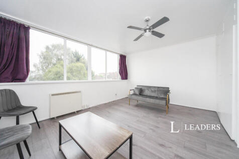 Swanston Grange, Dunstable Road, LU4 photo 3