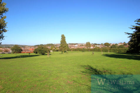 View towards rear of property and nature reserve