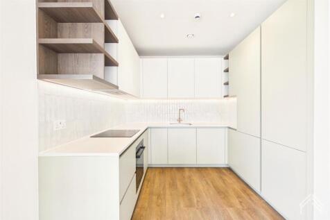 10 Aviator Drive, The Maple | London NW2 photo 3