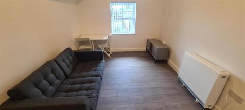 2-bed flat on Eastgate Street. Southampton, SO14 3HB, £1,200/mo