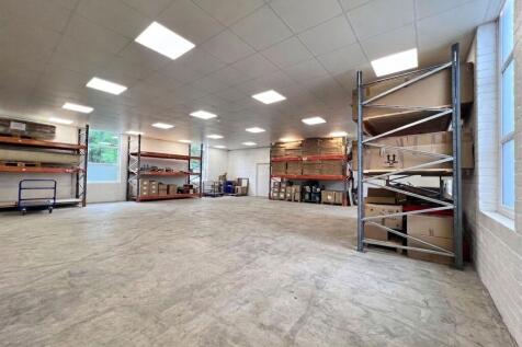 Warehouse to rent Image 3