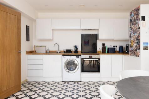 1 bed, 1 bath Flat in Bristol - Photo 4