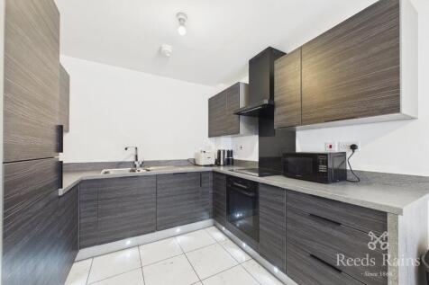Tulip Drive, Seacroft, Leeds, West Yorkshire, LS14 photo 5