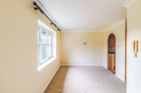 Alexandra Lodge, Monument Hill, Weybridge, KT13 photo 3