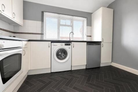 Stratton Road, Swindon, Wiltshire, SN1 photo 4