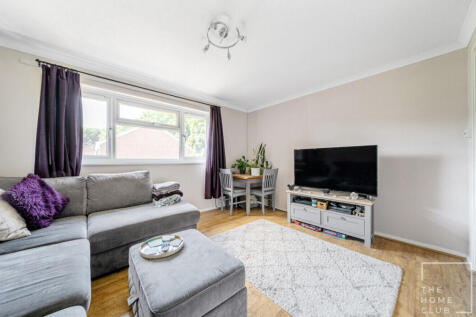 Wildfield Close, Wood Street Village, Guildford, GU3  photo 4