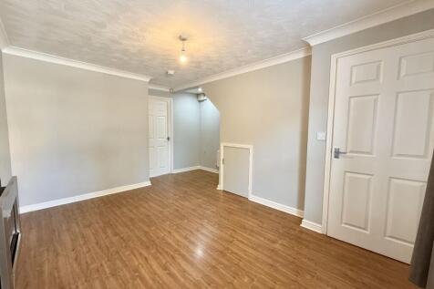 Horse Shoe Court, Balby, DN4 photo 3