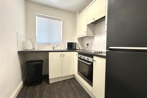 Bradley Court, Canvey Island photo 3