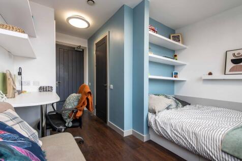 The Student Hideout (5 Bed Shared Flat) , Market Square, City Centre, NG1  photo 3