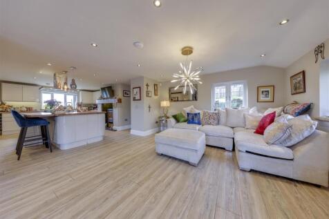 Open to Dining / Living