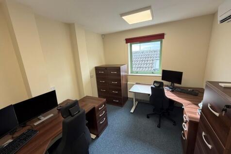 Office to rent Image 3