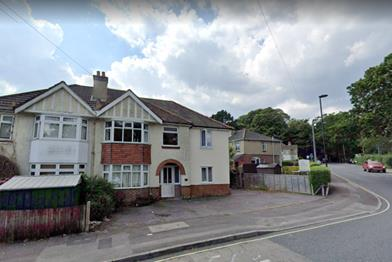 6-bed semi-detached on Violet Road, Southampton, £3,000/mo