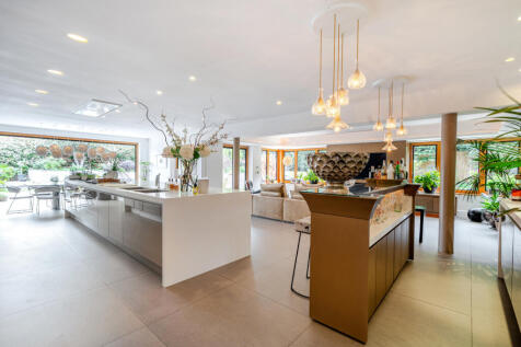 Kitchen and Bar
