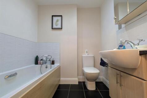 BATHROOM/WC
