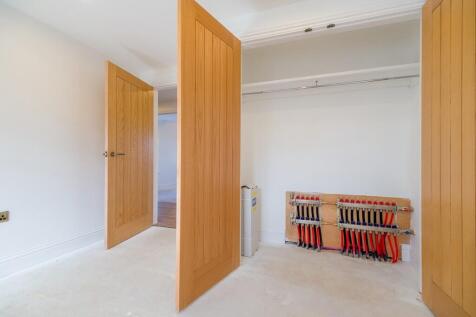 1440px-The Assemb...