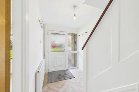 Woodview Close, Wingerworth, S42 photo 4