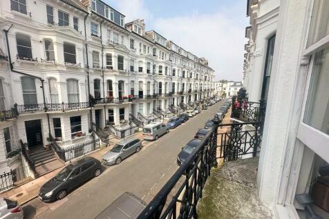 Balcony i