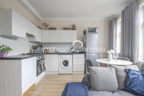 Lingfield Crescent, Eltham