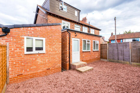 10 Holcombe, Garden
