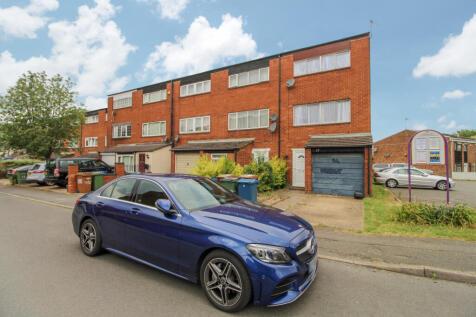 Three Bedroom Town House To Rent