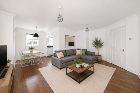 London, SE15 - property photo