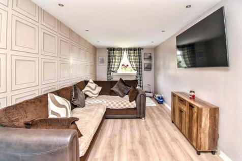 Lounge/Dining Angle 1