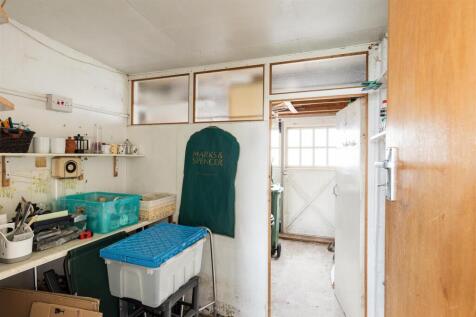 Dale View Gardens E4