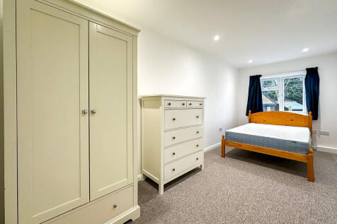 Bedroom One (3)