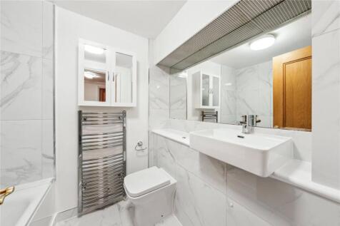 1 bed, 1 bath Flat in london - Photo 4