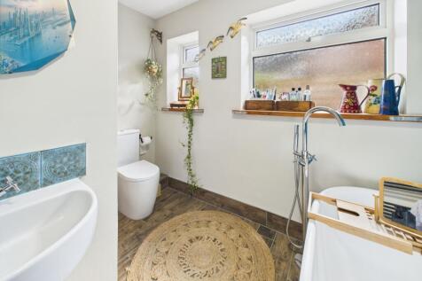 CAM02093G0-PR0053-STILL030