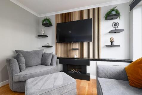 invergarry Quadrant, Thornliebank, Glasgow, G46 photo 4