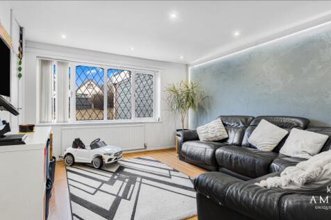 Ground Floor Family Room/Bedroom 