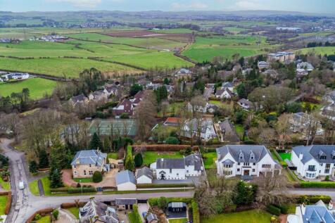 4 bed, 3 bath Detached in Glasgow - Photo 3