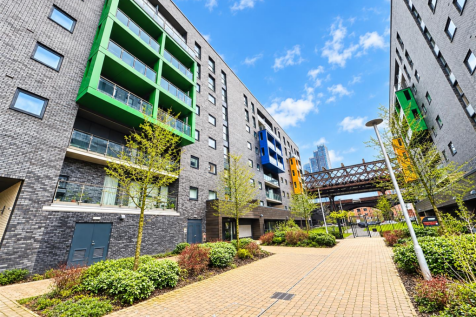 2-bed flat on Potato Wharf, Wilson Building, Manchester, £1,400/mo