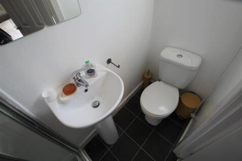 Ensuite 2.jpg