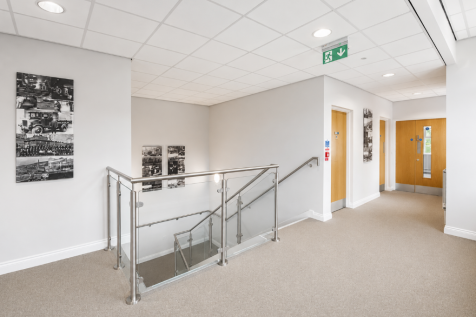 Office to rent Image 4
