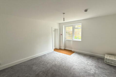 Higher Woodfield Road, Torquay, TQ1 2JZ photo 3