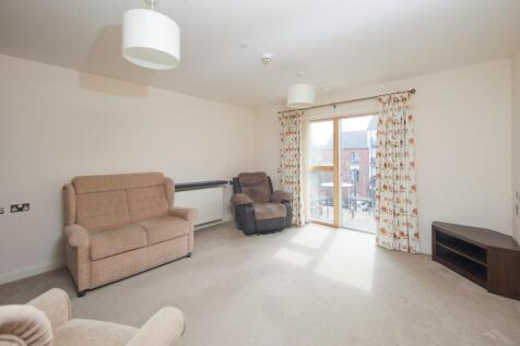 150 Queensway Court_-6.jpg