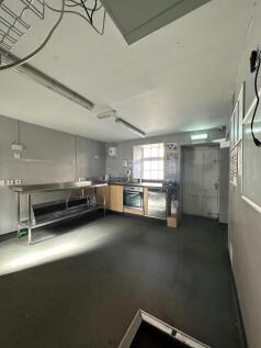 Retail Property (high street) to rent Image 8