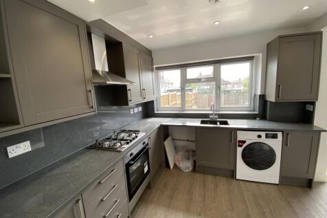 The Drive, Collier Row, Romford photo 4
