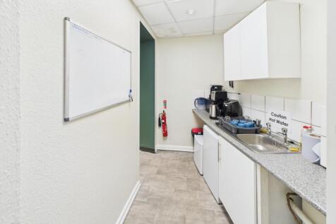 CAM01791G0-PR0158-STILL008